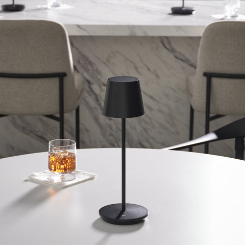 Lámpara de mesa recargable Nevis Accent